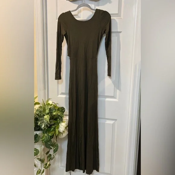 FOREVER 21 MAXI DRESS SIZE S - Picture 5 of 9